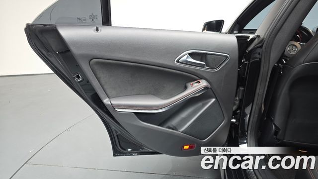 Mercedes-Benz CLA-Class 2017 — photo 15