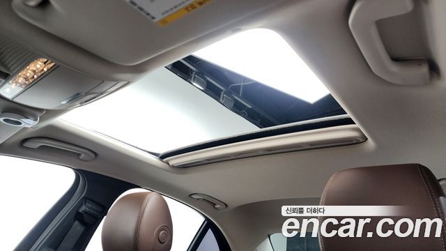 Mercedes-Benz E-Class 2017 — photo 16