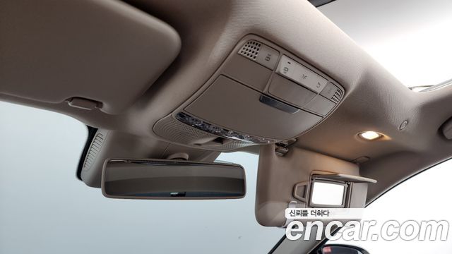 Mercedes-Benz E-Class 2017 — photo 19