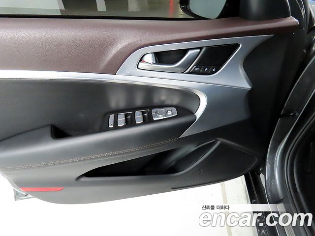 Genesis G70 2019 — photo 12