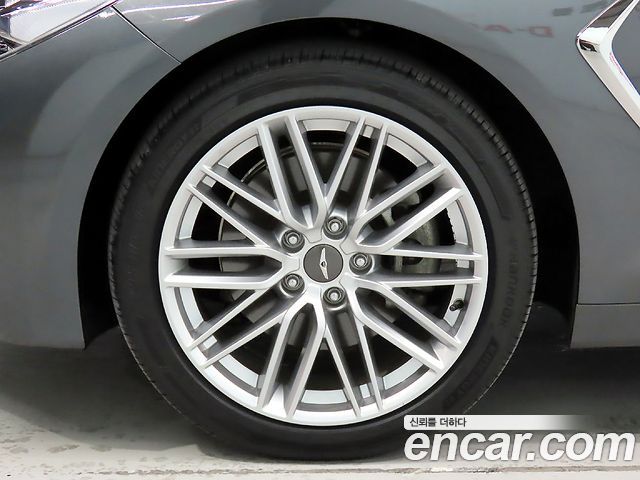 Genesis G70 2019 — photo 19