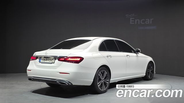 Mercedes-Benz E-Class 2021 — photo 2
