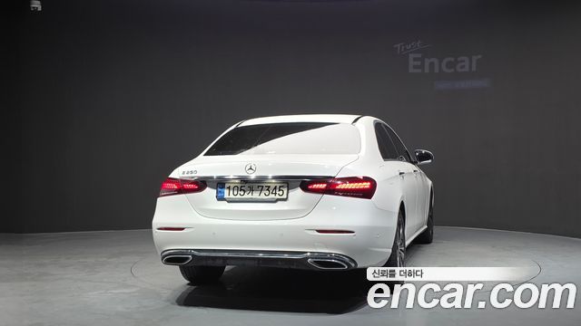 Mercedes-Benz E-Class 2021 — photo 4