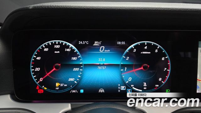 Mercedes-Benz E-Class 2021 — photo 11