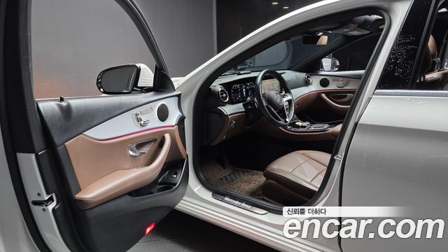 Mercedes-Benz E-Class 2021 — photo 13