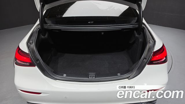 Mercedes-Benz E-Class 2021 — photo 25