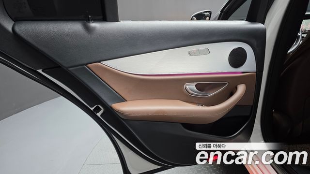 Mercedes-Benz E-Class 2021 — photo 15