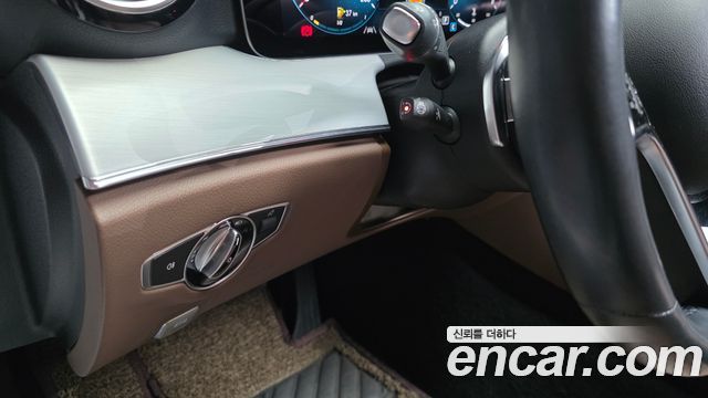 Mercedes-Benz E-Class 2021 — photo 29