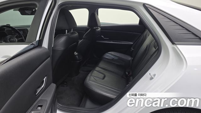 Hyundai AVANTE 2022 — photo 11