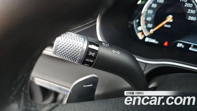 Genesis GV80 2020 — photo 27