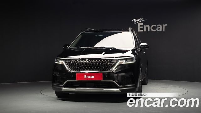 Kia Canival 2023 — photo 3