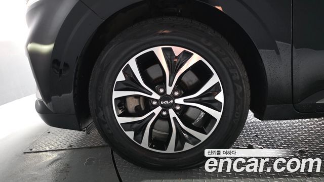 Kia Canival 2023 — photo 5