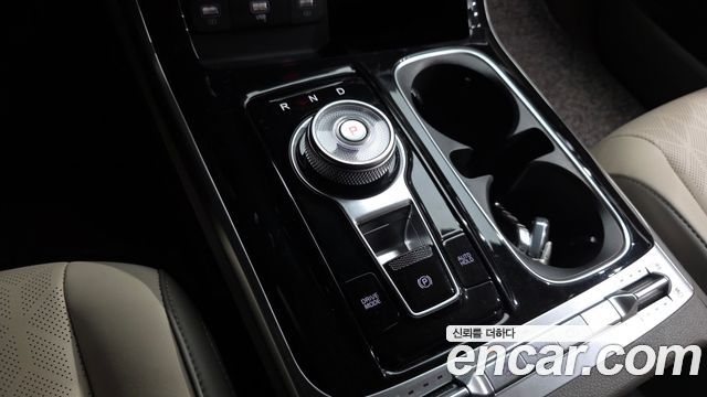 Kia Canival 2023 — photo 12