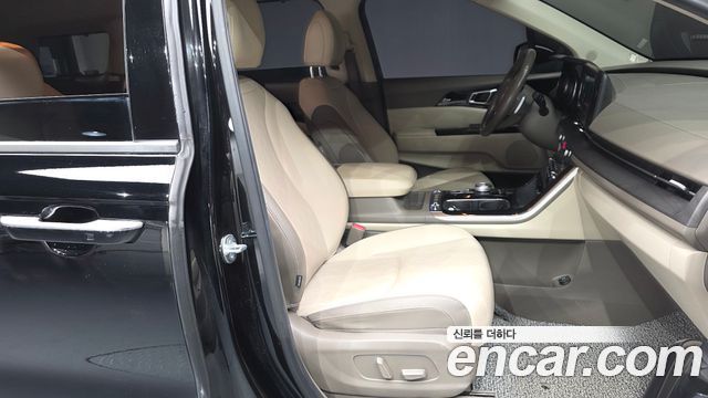 Kia Canival 2023 — photo 17