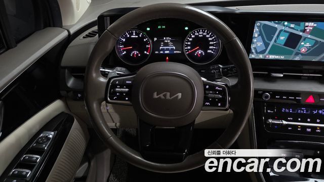 Kia Canival 2023 — photo 19
