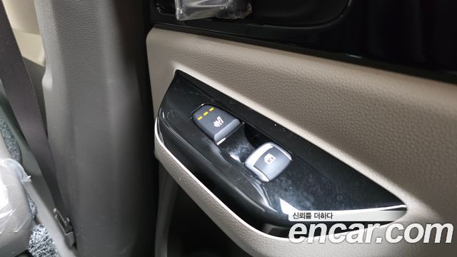 Kia Canival 2023 — photo 24