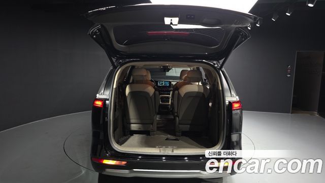 Kia Canival 2023 — photo 26