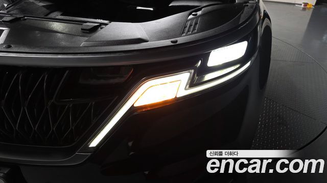 Kia Canival 2023 — photo 8
