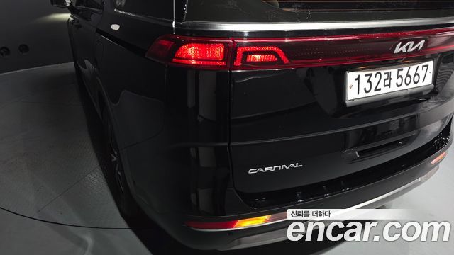 Kia Canival 2023 — photo 9