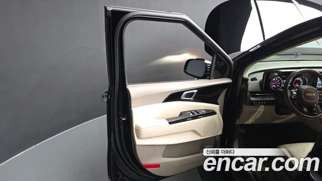 Kia Canival 2023 — photo 14