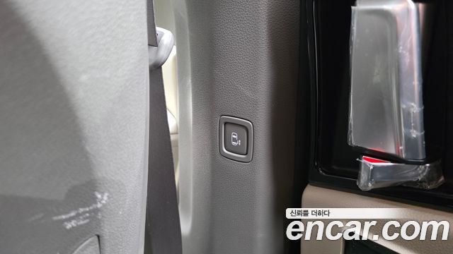 Kia Canival 2023 — photo 37