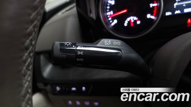 Kia Canival 2023 — photo 40