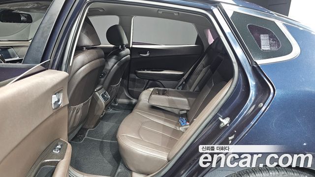 Kia K5 2019 — photo 18