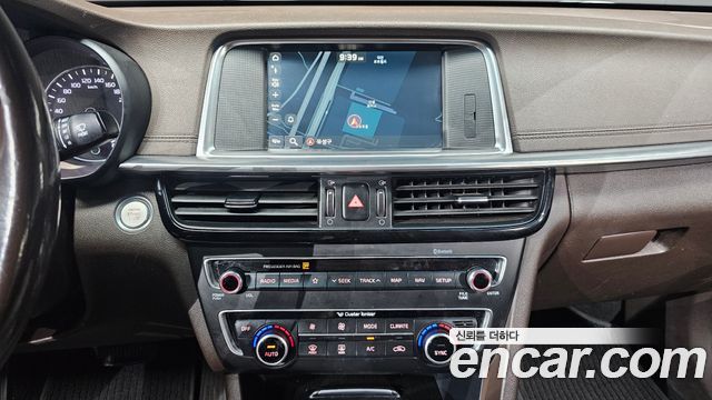 Kia K5 2019 — photo 19