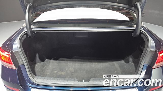 Kia K5 2019 — photo 23