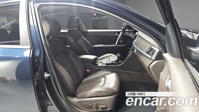 Kia K5 2019 — photo 16