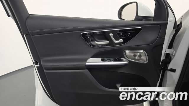 Mercedes-Benz GLC-Class 2025 — photo 14
