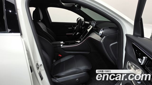Mercedes-Benz GLC-Class 2025 — photo 16