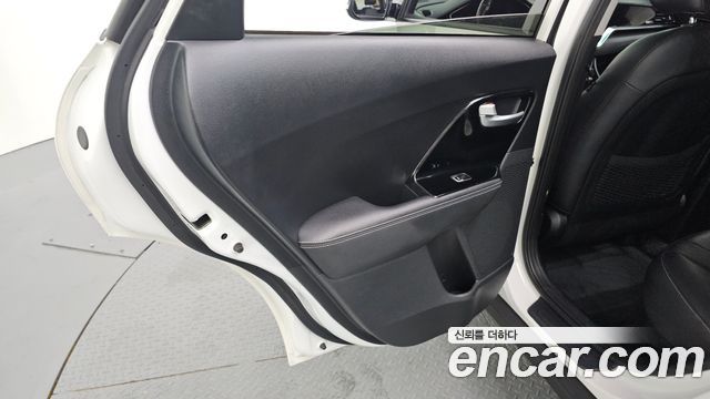 Kia Niro 2022 — photo 15