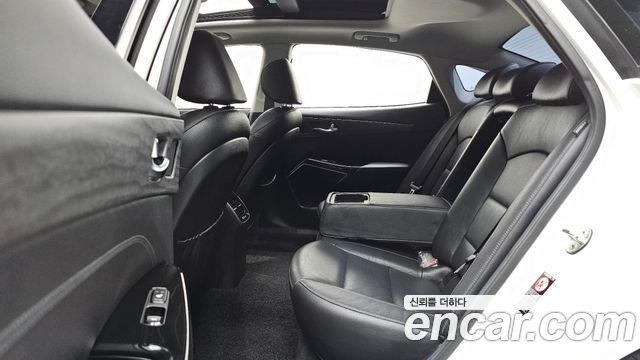 Kia K7 2018 — photo 17