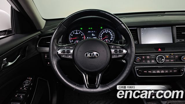 Kia K7 2018 — photo 18