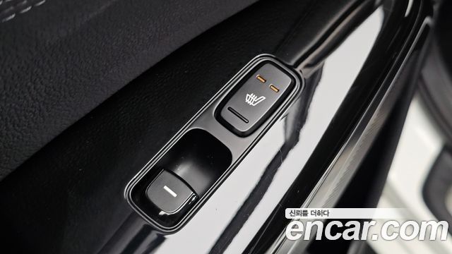 Kia K7 2018 — photo 26