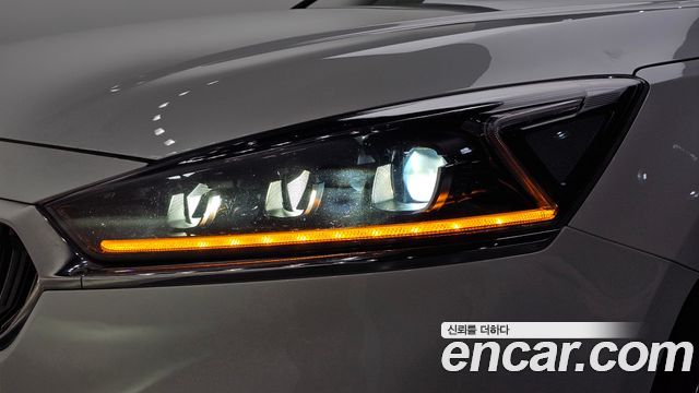 Kia K7 2018 — photo 8