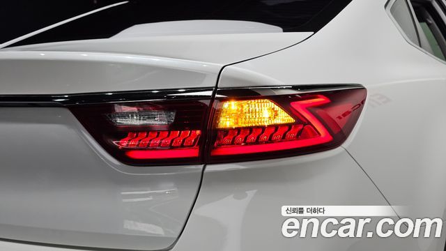 Kia K7 2018 — photo 9