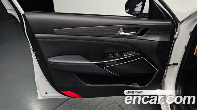 Kia K7 2018 — photo 14