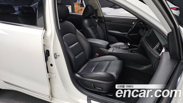 Kia K7 2018 — photo 16