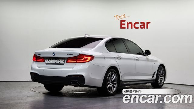 BMW 5-Series 2017 — photo 2