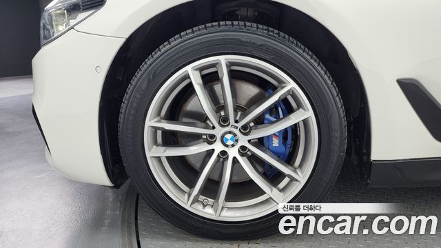 BMW 5-Series 2017 — photo 5