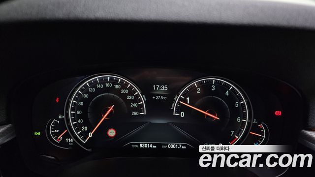 BMW 5-Series 2017 — photo 8