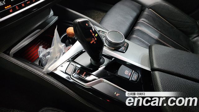 BMW 5-Series 2017 — photo 9