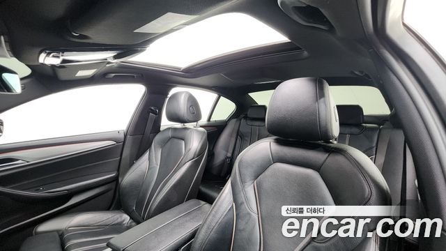 BMW 5-Series 2017 — photo 12
