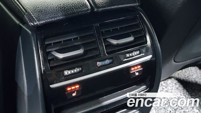 BMW 5-Series 2017 — photo 18