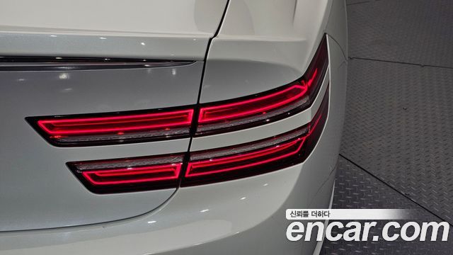 Genesis G80 2022 — photo 9