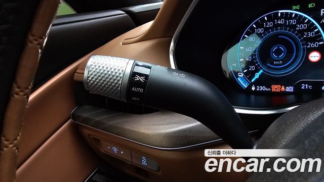 Genesis G80 2022 — photo 31