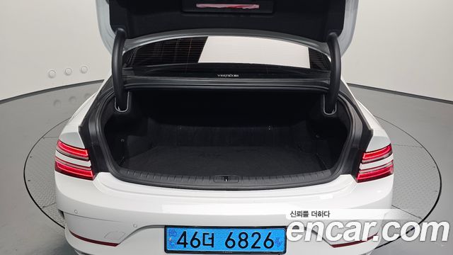 Genesis G80 2022 — photo 38