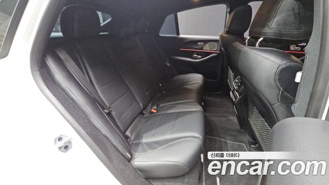Mercedes-Benz GLE-Class 2023 — photo 17